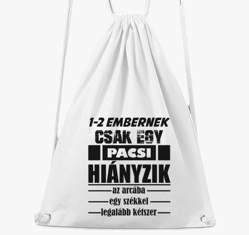 Pacsi az arcba tornazsák