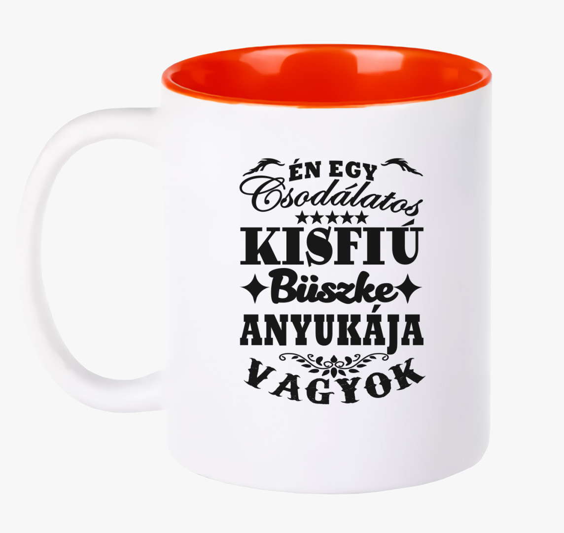 Csodálatos kisfiú büszke anyukája bögre — Piros