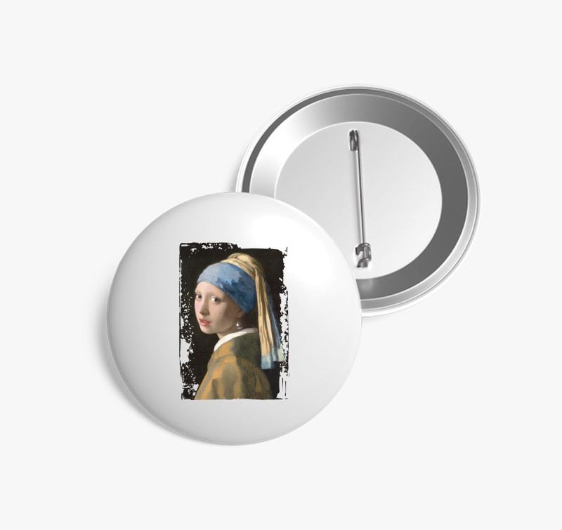 Girl with a pearl earring kitűző — Fehér