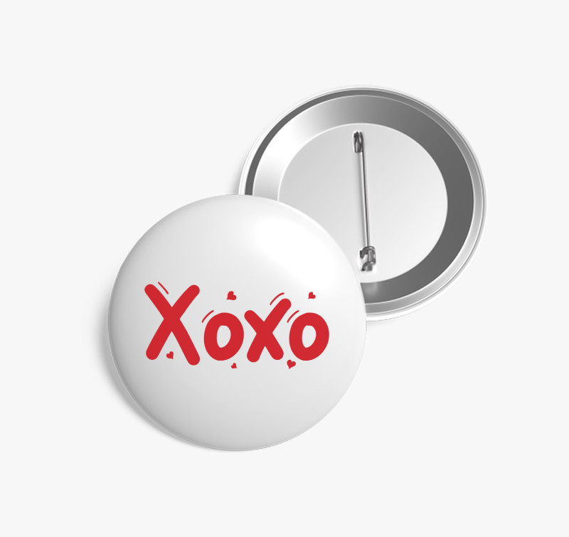 Xoxo szív kitűző — Fehér