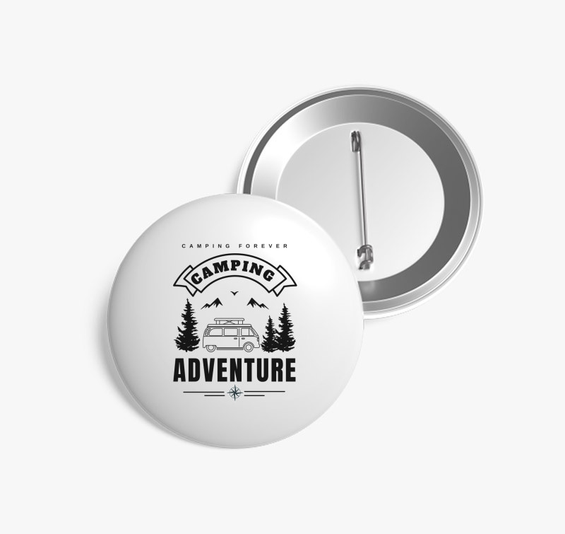 Campervan camping adventure kitűző — Fehér