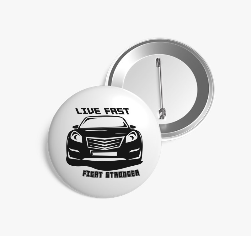 Live fast 7 kitűző — Fehér