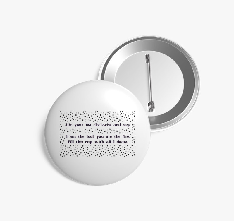 Tea spell kitűző — Fehér