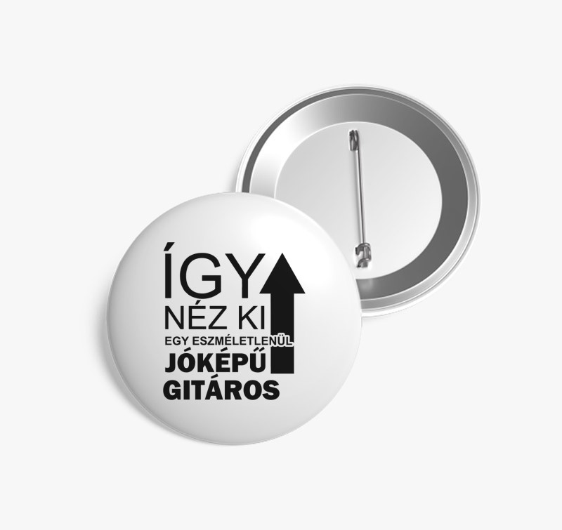 Így néz ki egy eszméletlenül jóképű gitáros kitűző — Fehér