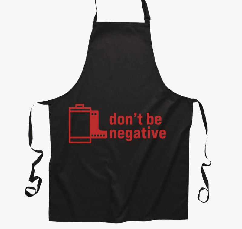 Don't be negative bordó mintás kötény — Fekete