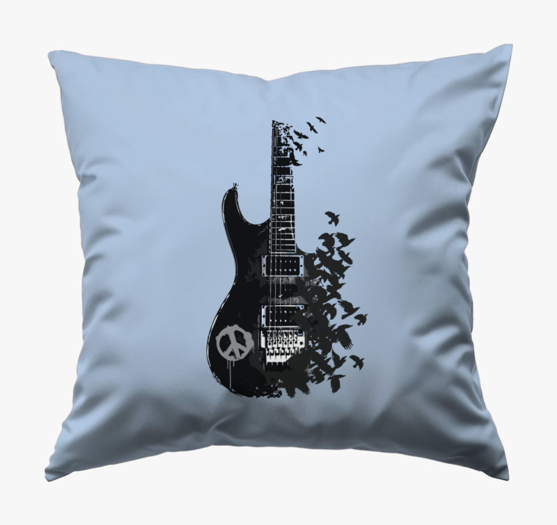 Black guitar and crow párna — Kék