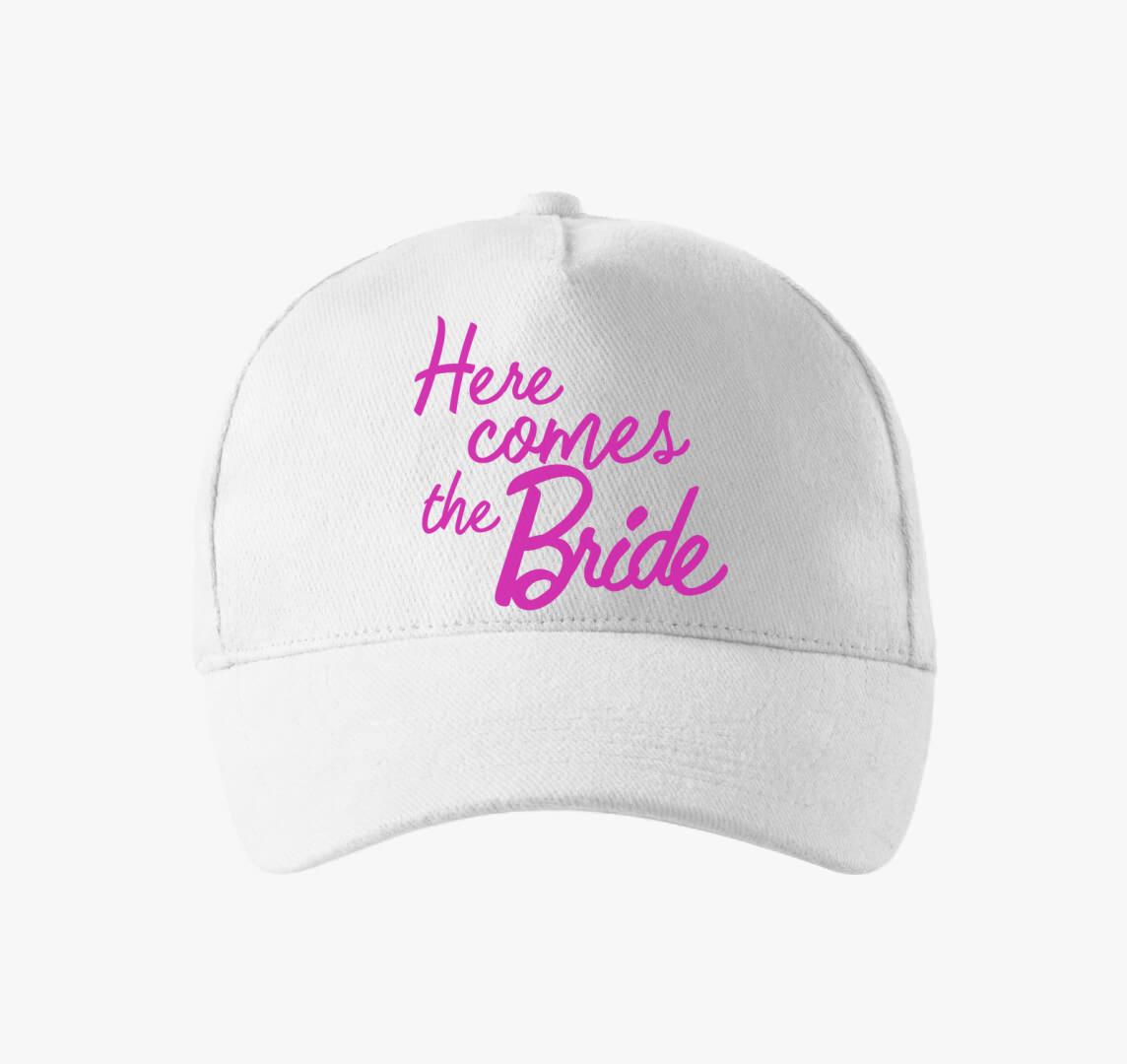 Here comes the Bride Barbies betűkkel baseball sapka — Fehér