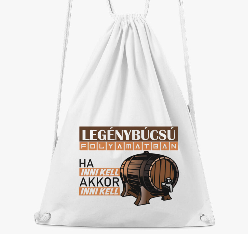 Legénybúcsú folyamatban tornazsák — Fehér