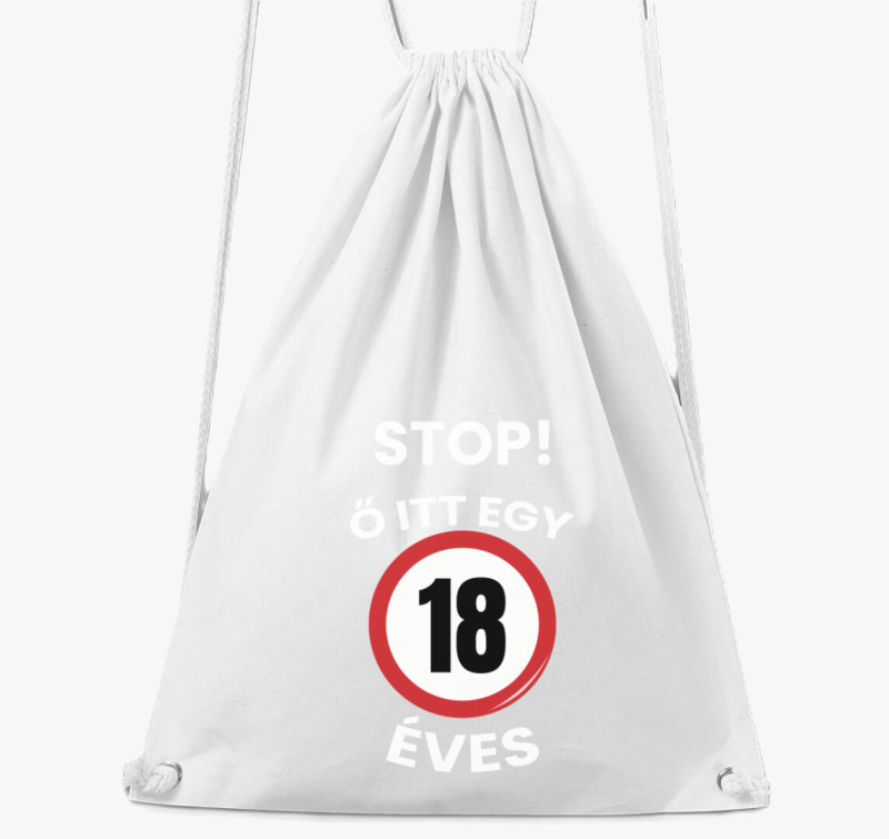 Stop! Ő itt egy 18 éves tornazsák (beírható évszámmal!) — Fehér